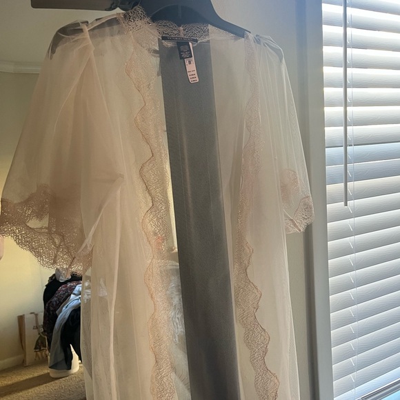 VS Lace Trim Kimono Robe - Picture 4 of 8